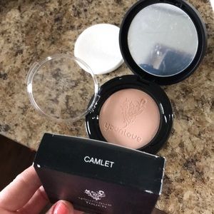 Younique Touch Mineral Foundation (Camlet)